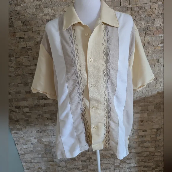 Cubavera Men's Short Sleeve Embroidered Panel Guayabera Button Up Shirt Size L - Picture 1 of 13